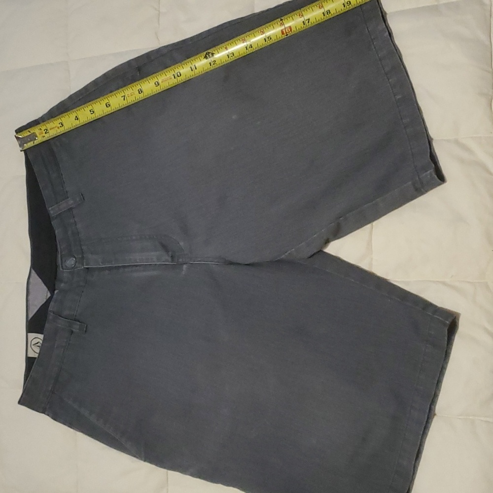 Volcom 31 waist gray Shorts